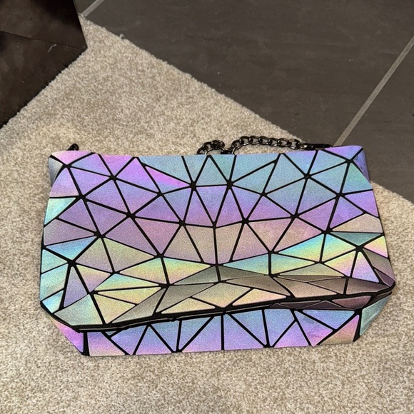 Black Geometric Shoulder Bag with Chain Strap - Picture 4 of 4